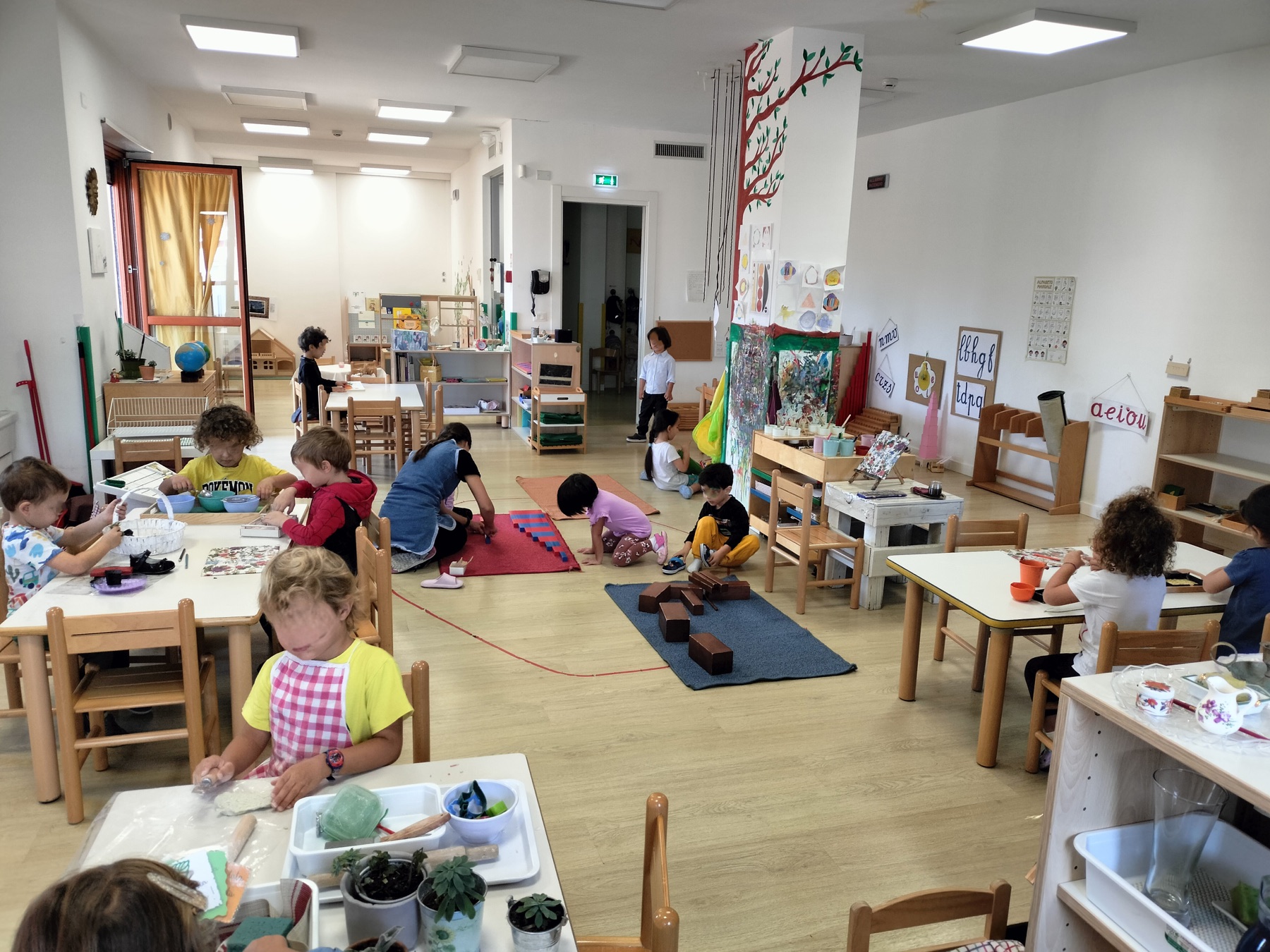 Casa dei Bambini durante le attività quotidiane